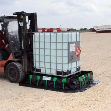 An Ultra-Containment Berm Stake wall model with a tank inside it